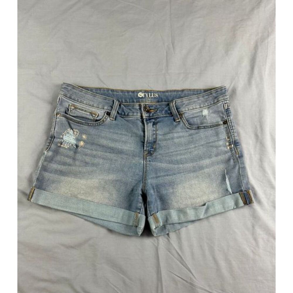 STYLUS Women's Denim Bootie Shorts Distressed Low Rise Light Wash Size 31/12